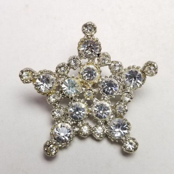 Vintage Five Pointed Star Brooch Silver Tone Rhinestone Cluster Lapel Pin Estate - Picture 6 of 6